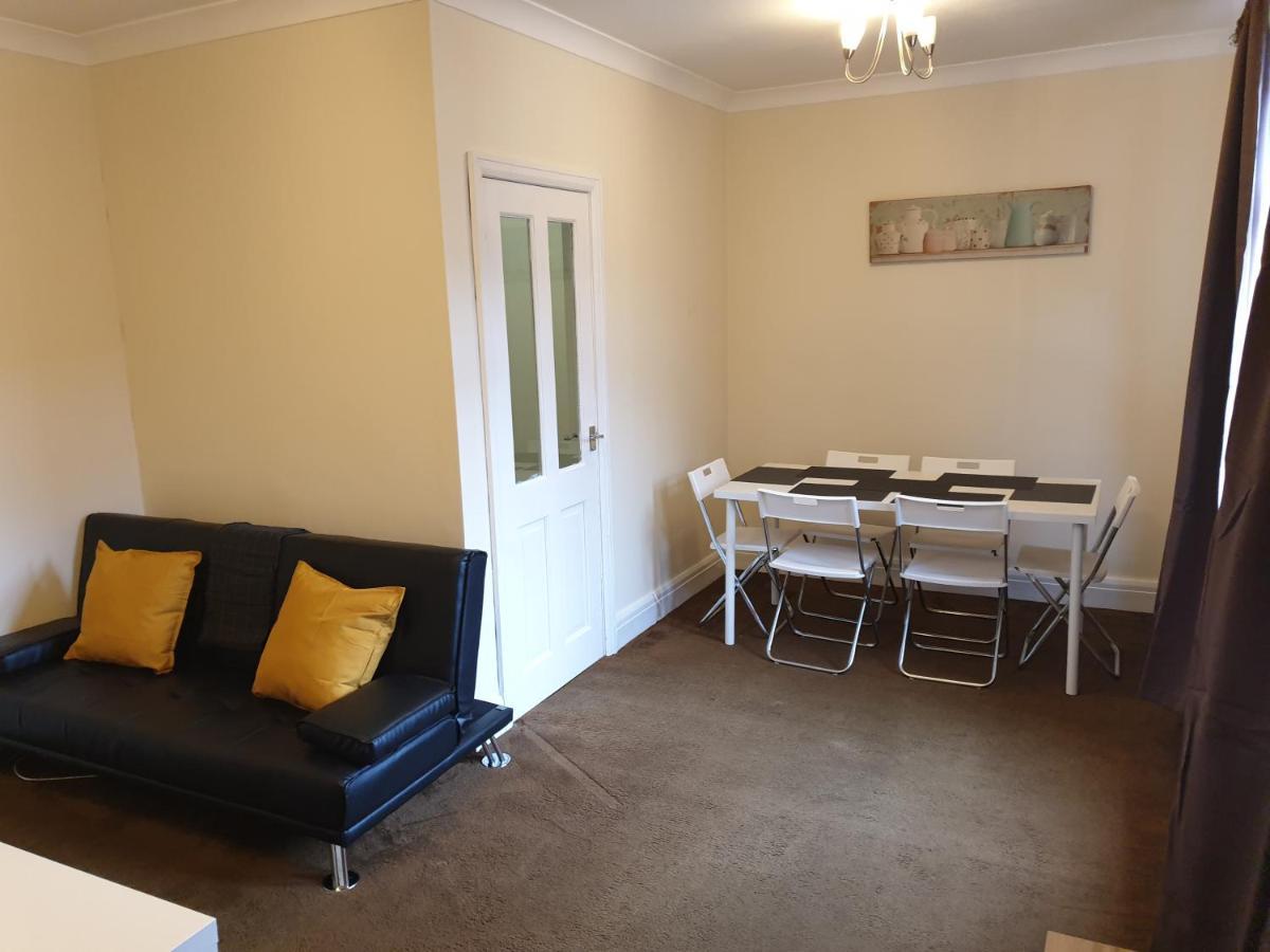 South Shield's Hidden Gem Emerald Sleeps 6 Guests Apartment